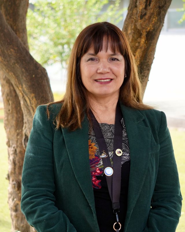 Retrato de Teresa Jara, Directora