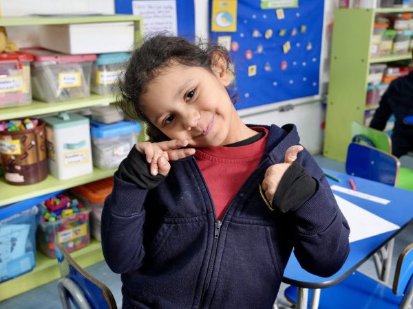 Niñas y niños de educación inicial en actividades de aula