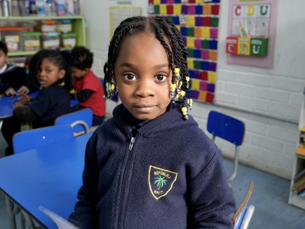 Niñas y niños de educación inicial en actividades de aula